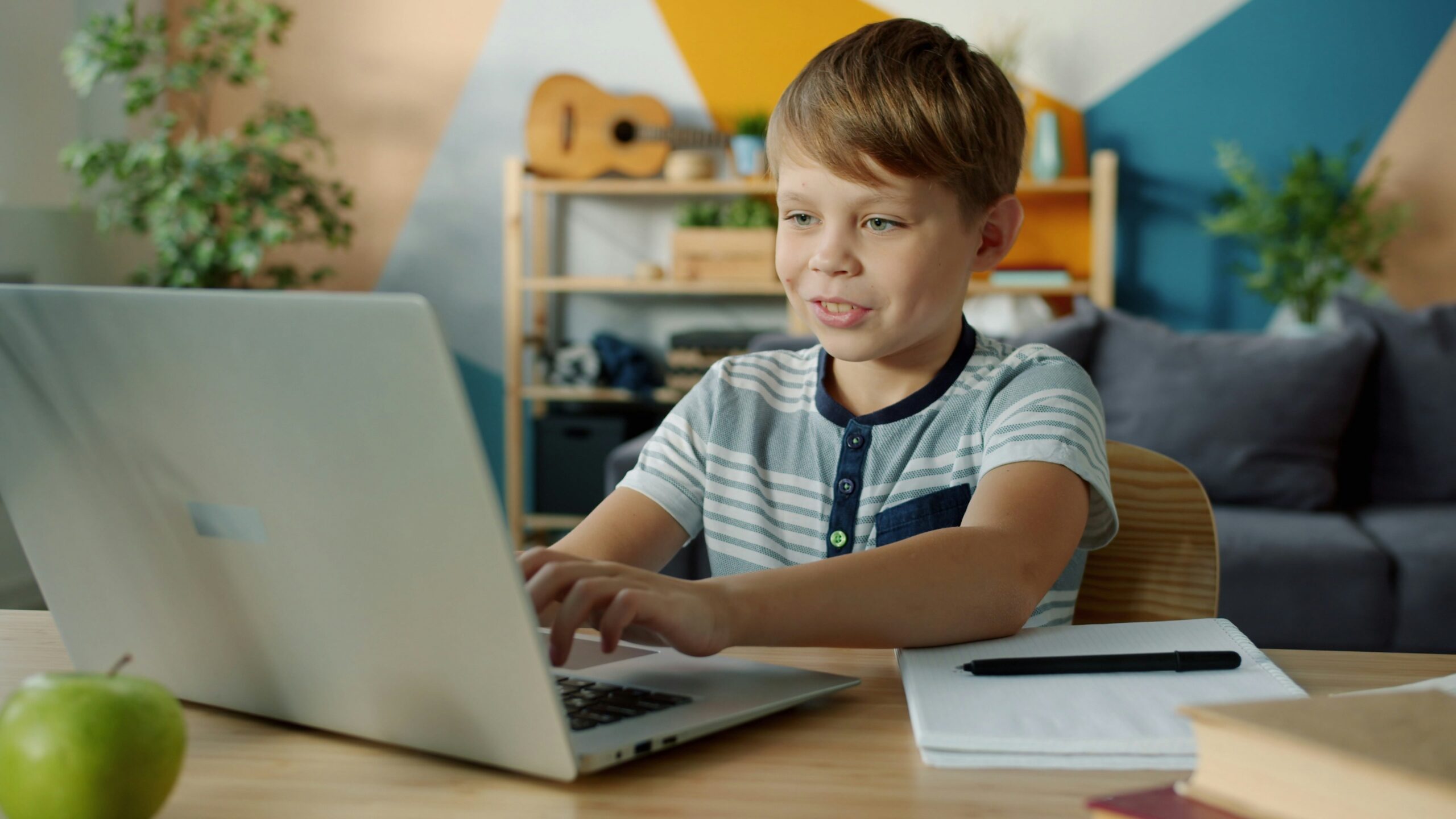 Parents Launch Petition to Re-Evaluate Technology Use in Arlington Heights District 25